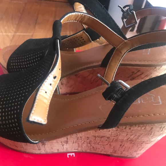 Pumps - Picture 4 of 4